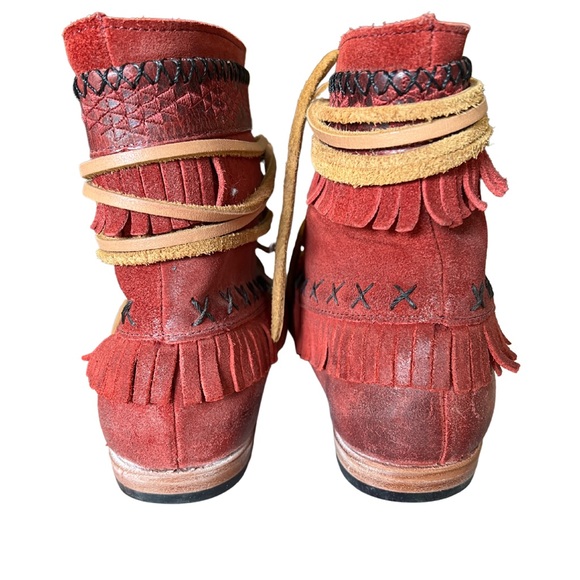 FREEBIRD RED MOCASSINS - Picture 3 of 5